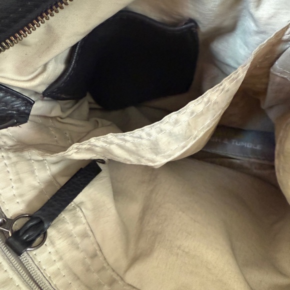 Rough and Tumble Leather Crossbody Bag - Picture 6 of 7